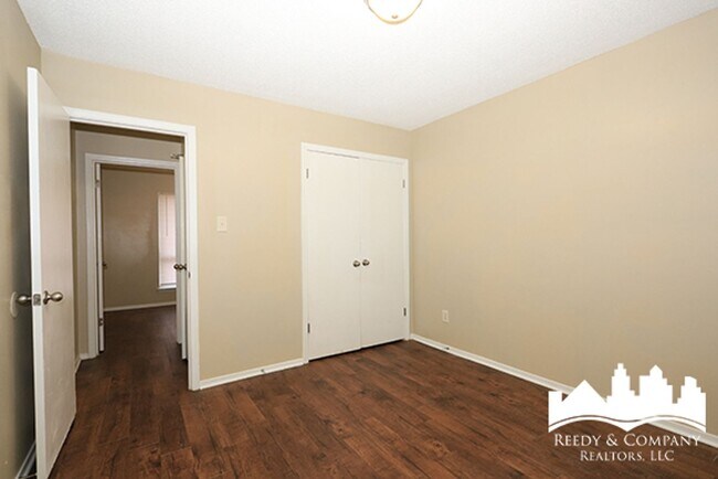Foto del edificio - 5387 Cornstalk Cove