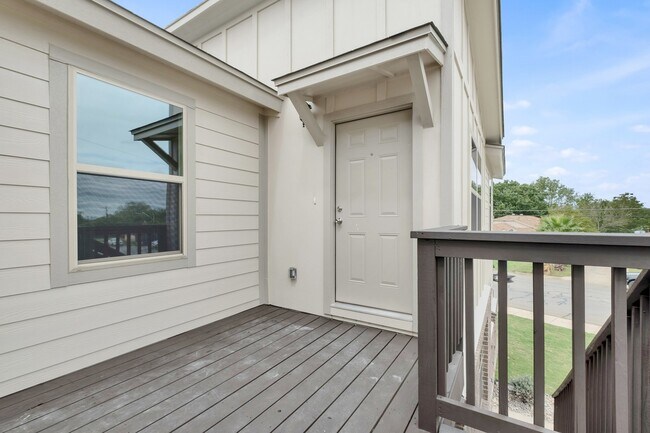 Foto del edificio - Stylish 3 Bed, 2 Bath Apartment in Georgetown