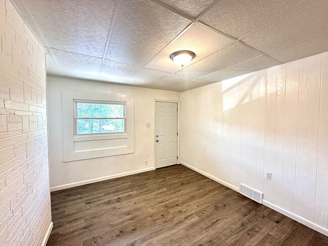 Photo - Updated 4 Bed, 1 Bath Home in Hazelwood - Central AC & Heat, Minutes from Downtown - Available Now!