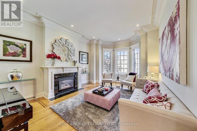 Photo du bâtiment - 21 Farnham Ave