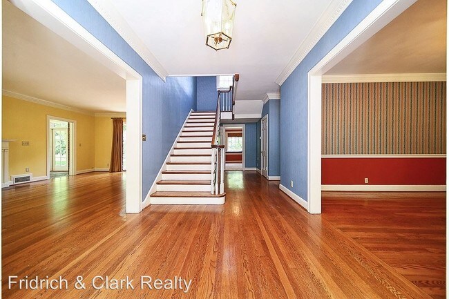 Building Photo - 3 br, 3 bath House - 4915 Sewanee Rd