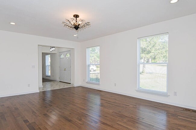 Foto del edificio - 306 Bright Meadows Dr