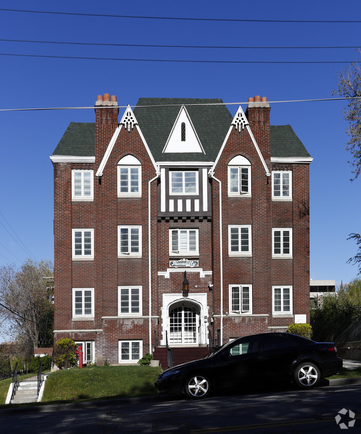 Building Photo - The Piccadilly Apartments