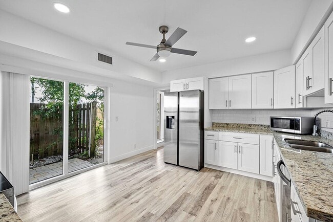 Photo - 6165 Old Court Rd House