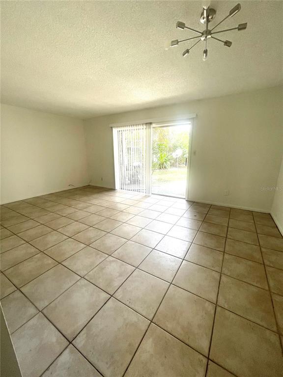 Foto del edificio - 7417 Daniel Webster Dr