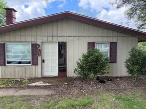 Building Photo - 1612 Crestview Dr