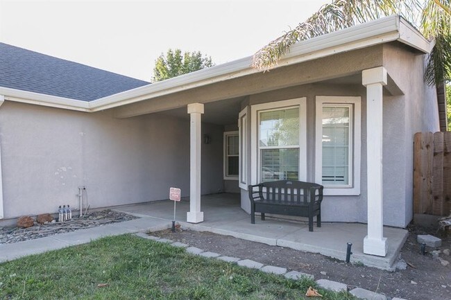 Foto del edificio - 1735 Truckee Ln