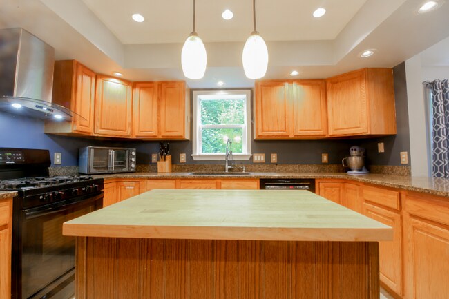 Foto del edificio - 1180 N Rd