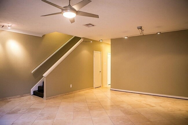 Foto del edificio - 6000 Reims Rd