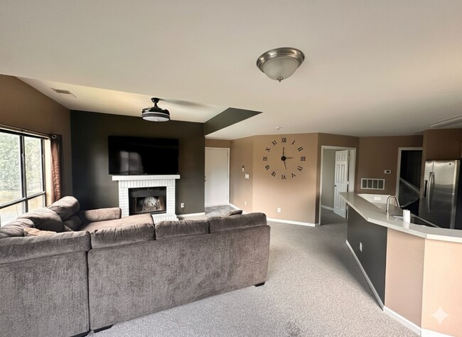 Foto del edificio - 8111 Cedar Glen Dr