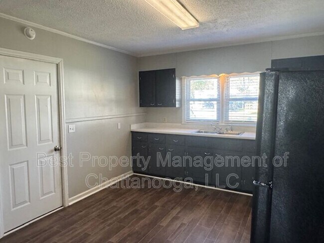 Foto del edificio - 1408 Armour Dr