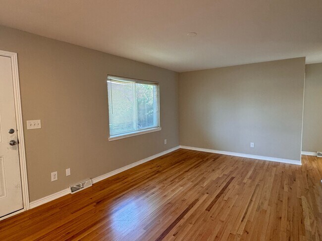 Building Photo - 3460 W Amherst Ave