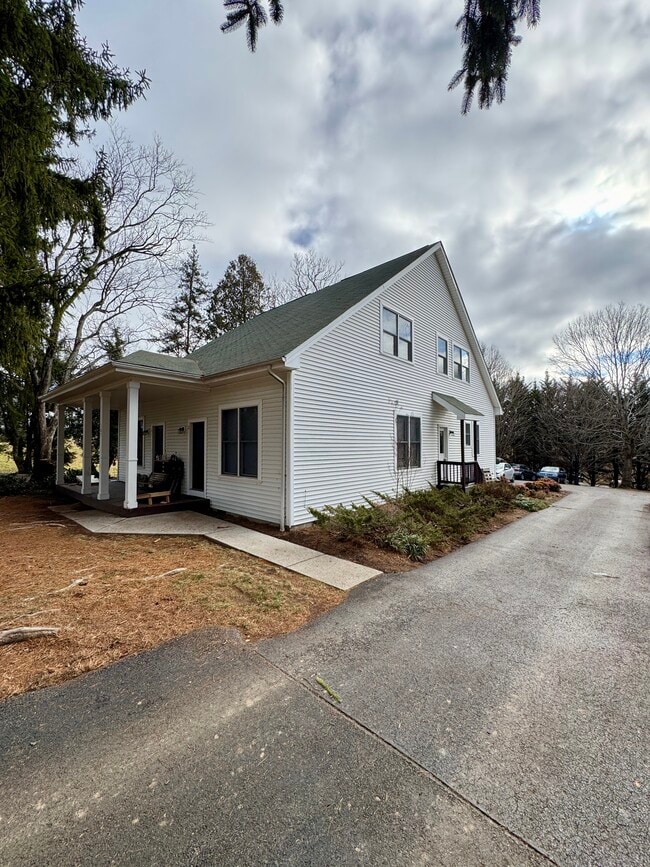 Building Photo - 107 Givens Ln