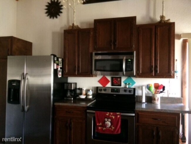 Foto del edificio - 3 br, 2 bath House - 40 Oak Dr