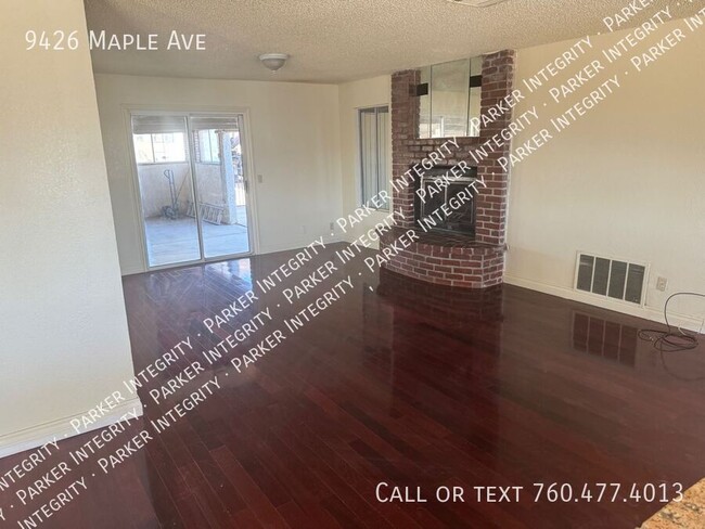 Foto del edificio - 9426 Maple Ave