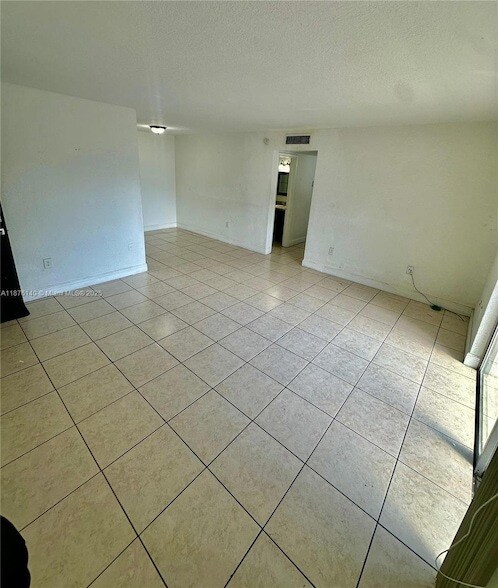 Foto del edificio - 8475 SW 94th St