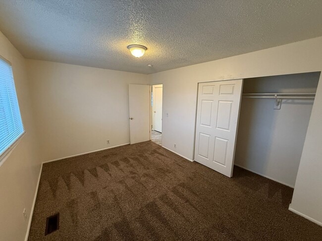 Building Photo - Single-Family Home In West Valley--Includes Fenced Yard!