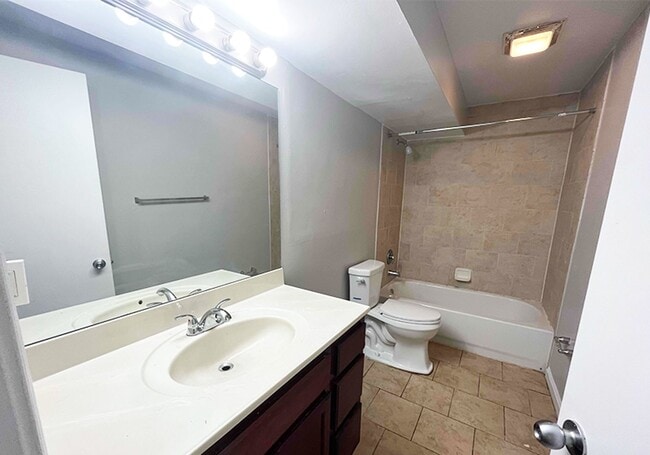 Building Photo - 525 Lowell Ave