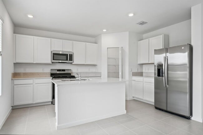 Building Photo - 10485 NW Suncrest Lp