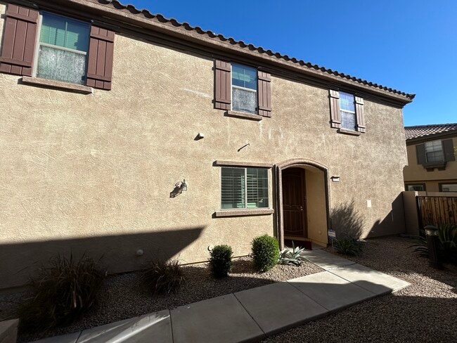 Foto del edificio - 8111 W Lynwood St