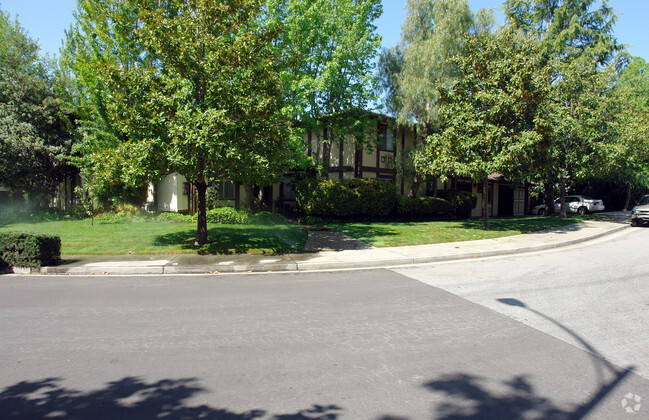 Building Photo - Mira Loma Apartments