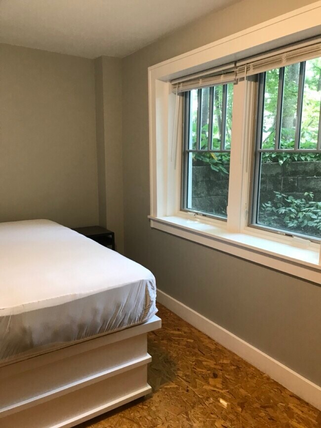 Dormitorio - 313 E Davenport St