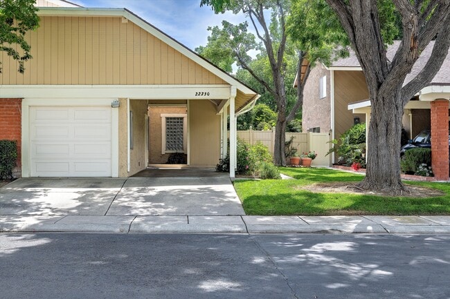 Foto del edificio - 22730 Bassett St