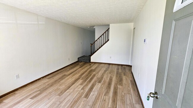 Foto del edificio - 7964-7966-7966 Goldsmith Dr