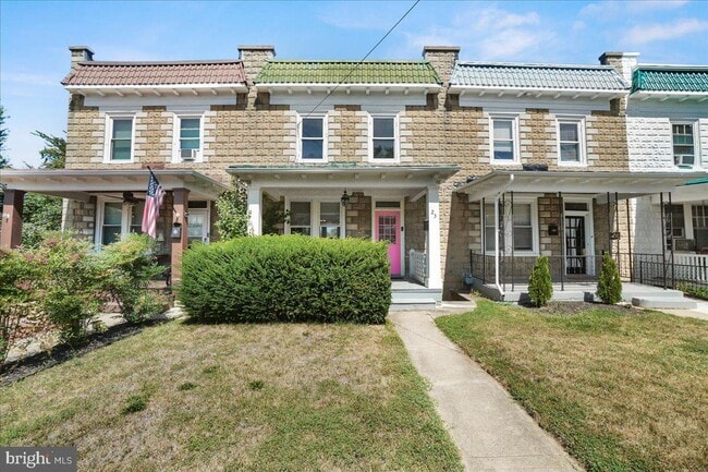 Building Photo - 23 E 7th St