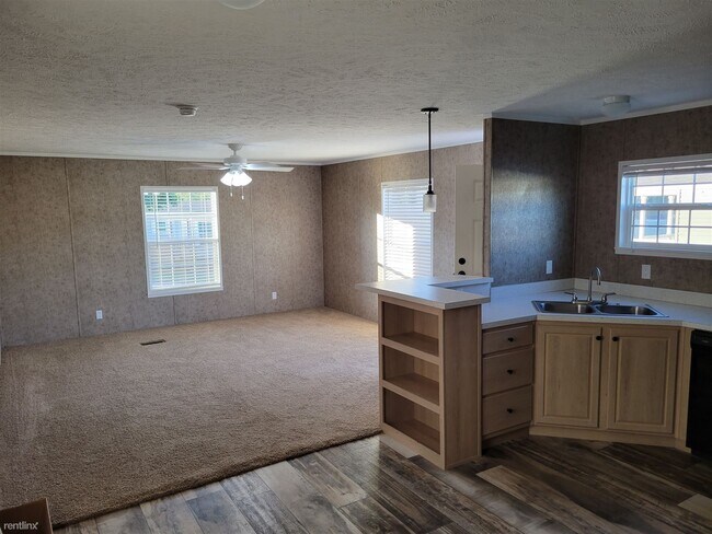 Building Photo - 3 br, 2 bath House - 2582 Park Cir Lot 22
