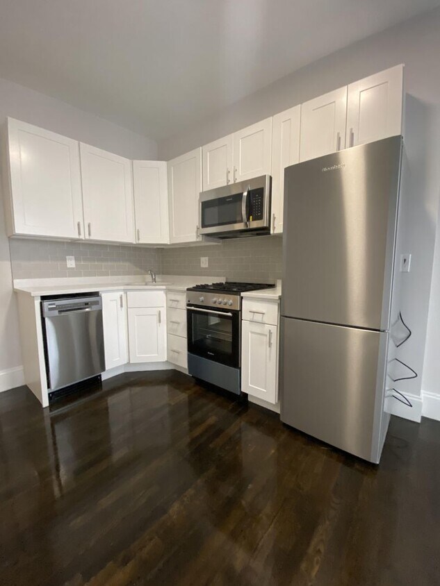 Foto principal - Nicely renovated 2 bed in Back Bay giving ...