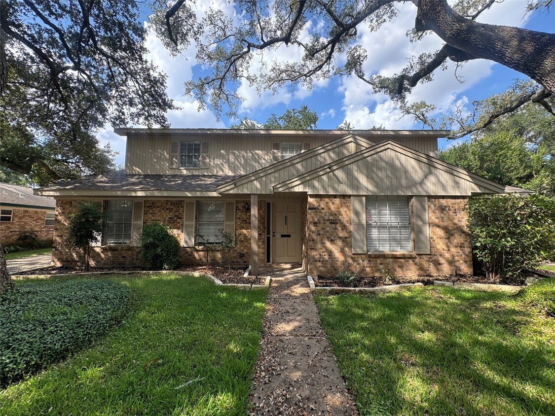 Primary Photo - 122 Camellia St
