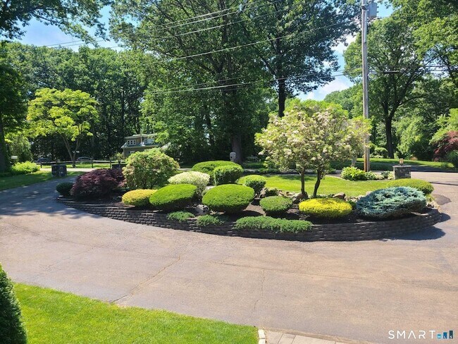 Foto del edificio - 925 Dunbar Hill Rd
