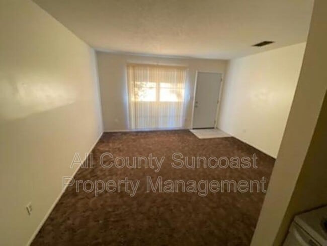 Foto del edificio - 6283 72nd Ave N