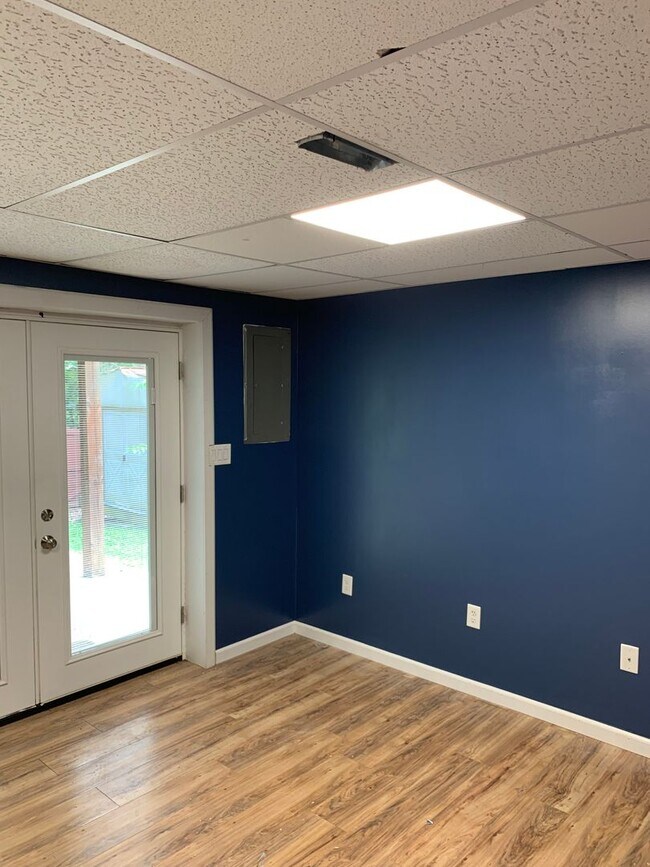 Building Photo - 4 Bedroom / 3 Bath Johnson City, TN
