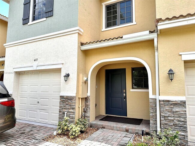 Foto del edificio - 415 NE 194th Ln