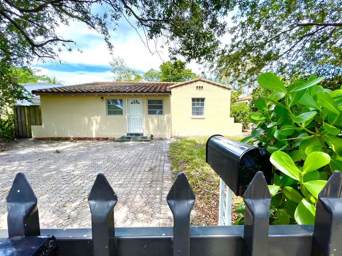 1027 NW 49th St, Miami, FL 33127 House Rental in Miami, FL