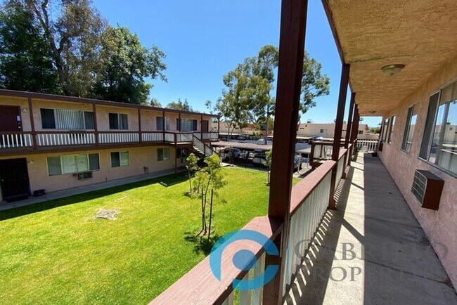 Building Photo - 925 Martin Dr