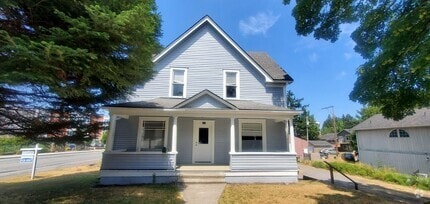 Building Photo - 301 Gladstone St