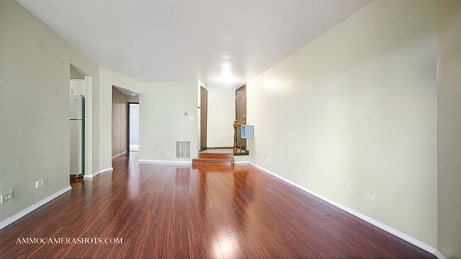 Building Photo - 1705 Lakecliffe Dr