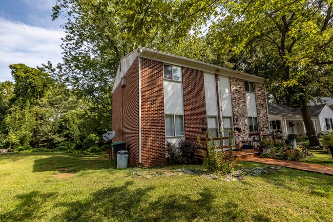 Foto del edificio - 223 Stribling Ave