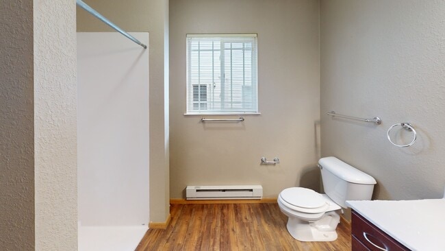 Building Photo - 420 11th St N