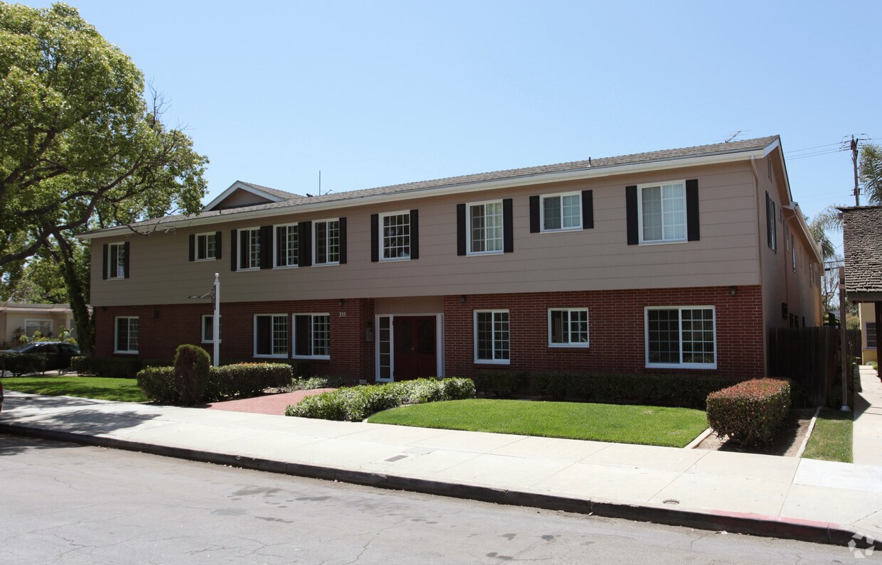 Building Photo - 355 Freeman Ave