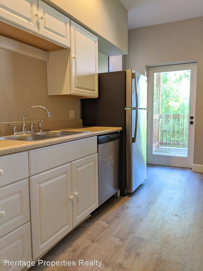 Building Photo - 2 br, 1 bath House - 5345 Pershing Ave Apt 1B