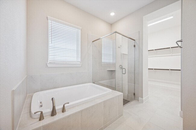 Building Photo - 5518 Kindle Aly