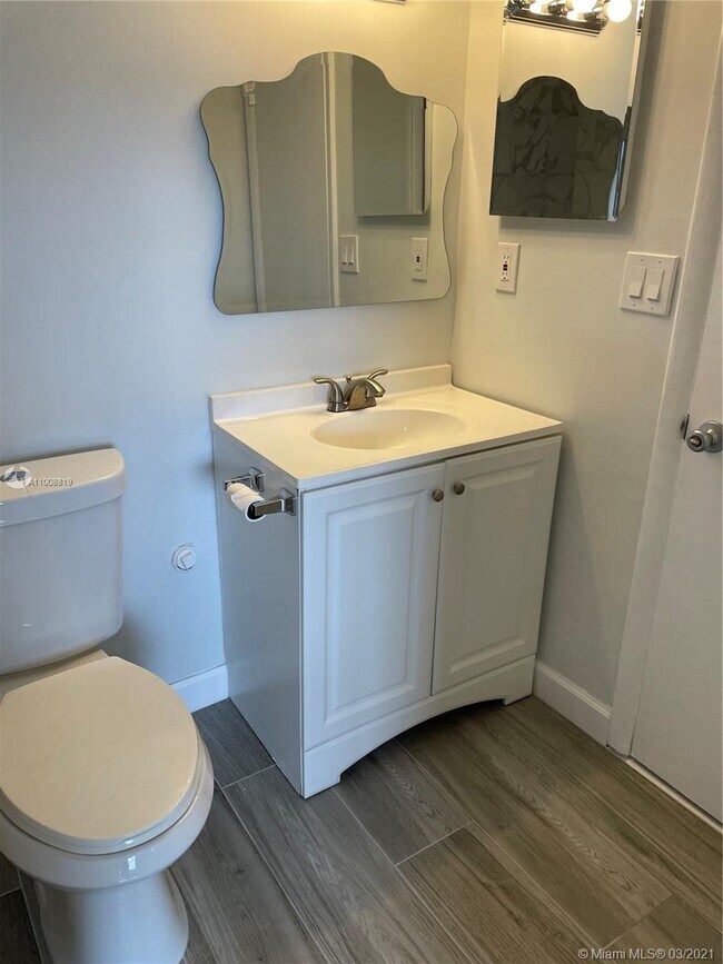 Foto del edificio - 20400 NW 7th Ave