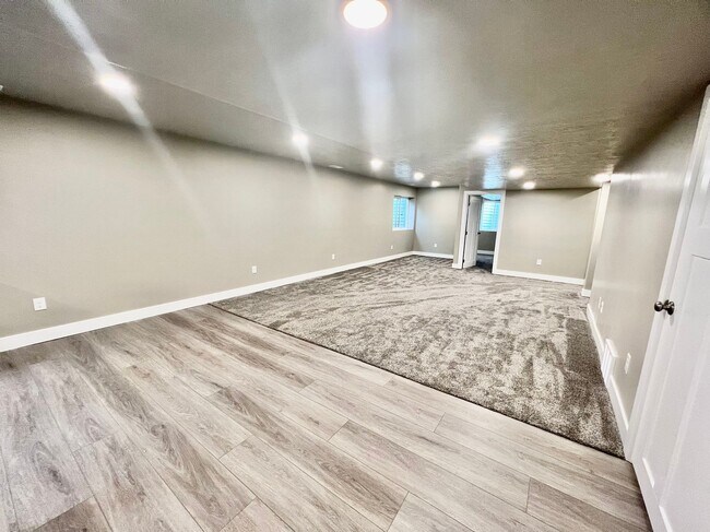 Foto del edificio - 893 N 1000 W