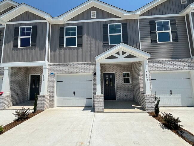 Building Photo - 5889 Tyndall Pl