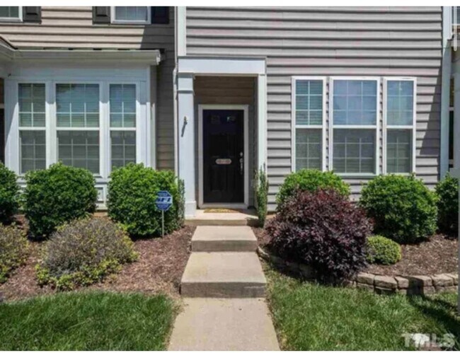 Building Photo - Charming 2BR Townhouse near DT Raleigh