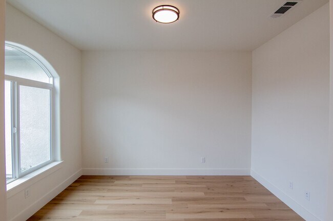 Building Photo - Brand New Build!!!